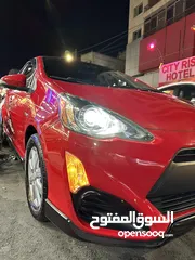  5 Toyota Prius c2017