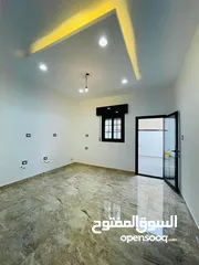  25 فــيلا 3 طوابق مفصولة الحشان سوق الجمعة