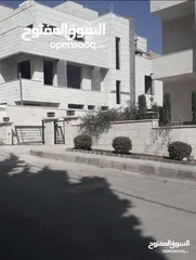  2 فيلا للبيع مستقلة نظام خمسة شقق طابقين وروف على مساحة ارض 945 م غير مشطبه عظم