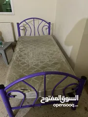  1 سرير مع فرشة