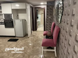  5 شقه مفروشه فخمه للايجار