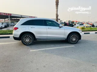  2 Mercedes glc300 full options 2020