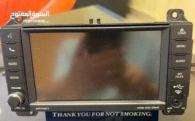  1 شاشة جيب شيروكي اوفر لاند 2012 اصلية للبيع