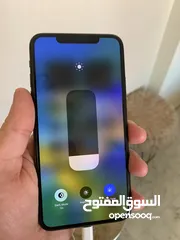  3 آيفون 11 برو ماكس بحالة وكاله مساحة 64 جيجا  بطارية 79٪؜ استعمال 3 سنين وارد كندي