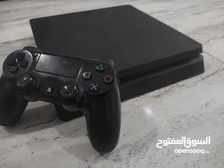  2 بحالة ممتازة PS4 بلايستيشن