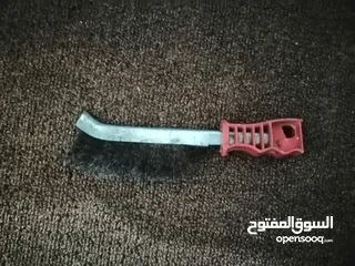  7 عدة للبيع او البدل المعروض ويوجد غير معروضة..