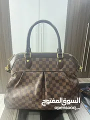  1 حقيبة لويس فيتون الاصلية   Louis Vuitton LV bag  فقط في الكويت only in kuwait