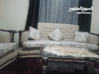  9 أثاث غرفة جلوس 7مقاعد200دينار شبه جديد الله يبارك لصاحب انصيب