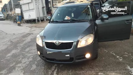  4 سكودا فابيا 2014 بحالة ممتازة