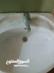  2 مغسلة للبيع لون ابيض