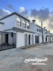  4 منازل للبيع تشطيب تام مقسم قطران يبعد اقل من 3 كيلو عن مسجد خلوه فرجان