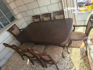 1 طاوله سفرة مع 8 مقاعد حجم كبير + بيرو استعمال بسيط