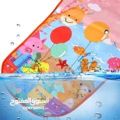  6 اجعل طفلك متحمسًا للعب مع صالة الألعاب الرياضية. Get your baby excited to play with an activity gym.