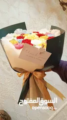  3 باقة روز كروشيه حجم كبير 24 وردة مع كرت معايدة  مثنوع باجود انواع الخيوط التركية