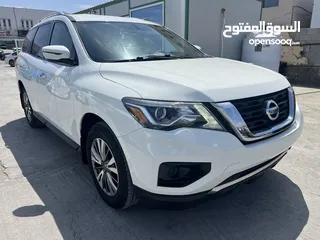  2 2018 Nissan pathfinder SV