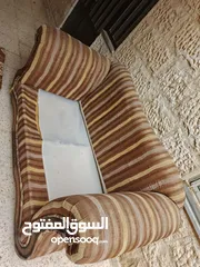  25 كنب كلاسيك للبيع من اربع قطع مناسب لصالون ومناسب غرفة جلوس ومناسب لغرفه ضيوف خشب اوزان ابيض