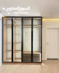  7 خزائن جامبو واجهات زجاج واضاء
