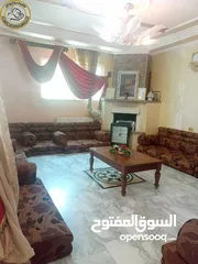  5 شقة أرضية مميزة للبيع في خلدا 200م مع ترسات امامية 60م تشطيب سوبر ديلوكس
