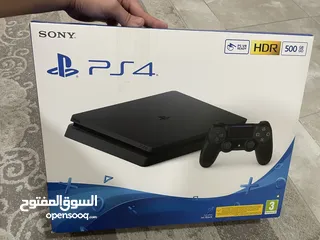  1 PS4 with 3 cds (500GB)