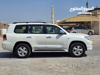  5 Land cruiser VXR V8 GCC 2010 Price 72,000 AED