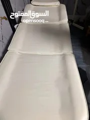  1 massage bed