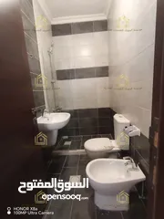  3 شقة فاخرة كأنها لم تسكن موقع مميز مع ترس ومدخل مستقل