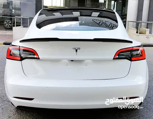  9 تيسلا 2022 model 3 بحالة الوكالة فحص كامل اوتوسكور +B لون مميز في الحرة للبيع بسعر لقطة ومحرووووق