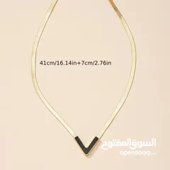  5 V-Shaped Pendant Necklace With Geometric Dangle Earrings Set
