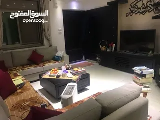  4 فرصة للاستثمار - شقة ارضية للبيع بالقرب من مدرسة الاوائل