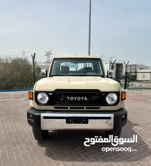  3 Toyota Land Cruiser Pickup LC 79, petrol, automatic, basic