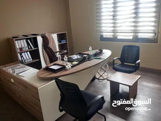  1 شقه مكتبيه للايجار امام شركه الخليج ب 2500 دينار