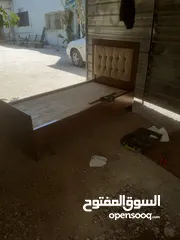  1 تخت مفرد خشب لاتيه قشرت بلوط مستعمل بحال الوكالة  السعر قابل للتفاوض للاستفسار الاتصال على الرقم