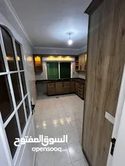  21 شقة أرضية للبيع - الجندويل - موقع راقٍ