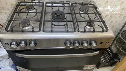  1 Cooking range and Gas cylinder