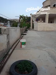  16 بيت للبيع طابقين في بيت اولا    يوجد بئر ماء  مخزن  مكتب خارجي معزول عن البيت  حمام خارجي  ثلاجه .غس