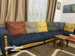  3 ديوان مستخدم نظيف