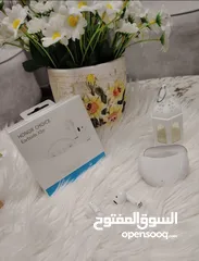  1 سماعات AirPods – صوت لا حدود له!   اكتشف عالمًا من الصوت النقي مع AirPods، حيث التكنولوجيا تلتق