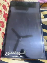  1 شاشه LG استعمال قليل تشغل 4k وياهه رمونت التحكم عن بعد
