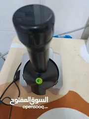  1 آلة سلاش  وآلة وافل معاها قالبين غير مستخدم نهائيا