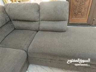  4 طقم كنب بشكل L بحالة ممتازة   L shape sofa in very good condition