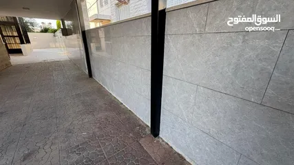  9 Well-Maintained Villa in Umm Al Summaq / فيلا بحالة ممتازة في أم السماق