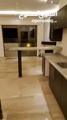  22 شقه مع روف مميزه للبيع