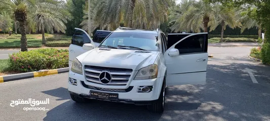  2 The title of luxury in the Mercedes class is the 2009 Mercedes-Benz GL 500 with its full specificati