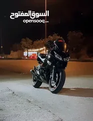  2 دراجة نارية نوع Kawasaki Ninja 650R