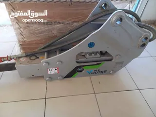  2 جاك همر Hydraulic Hammer – Daemo B 70