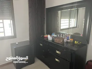 4 غرفه نوم ، كنب جلوس ، سفره صغيره للبيع المستعجل