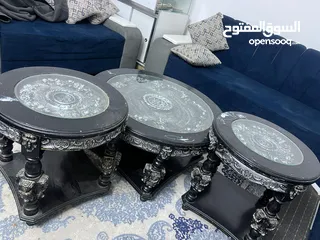  1 طاولات اثاث تفصيل للامانه بدهم دهان اثقال جدا وبحاله ممتازه غيرقابل للتفاوض للتواصل هنا سعر نهأي