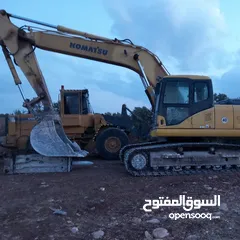  4 جك وجرافة وقلاب للايجار