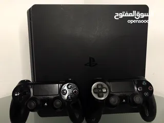  1 Playstation4 slim....... مستعمل بحاله ممتازه .......مساحته400g.....مع4 ايادي وشاشه