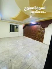  5 شقه للايجار